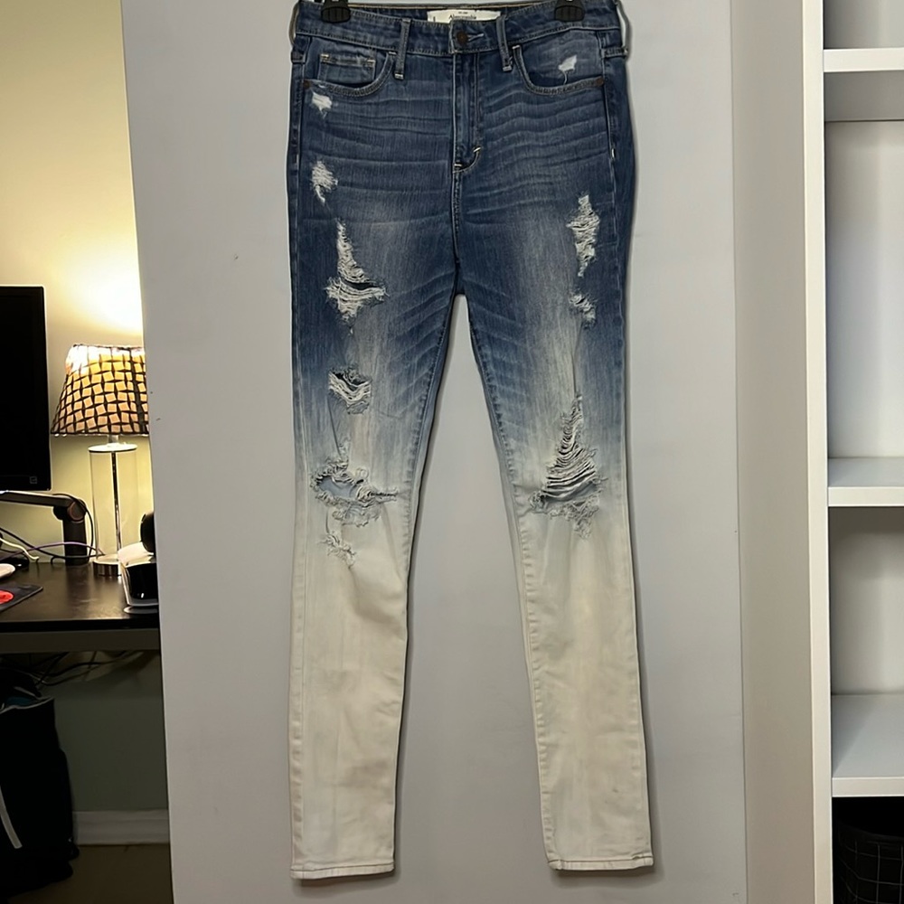 Abercrombie & Fitch High Waisted Fading Jeans